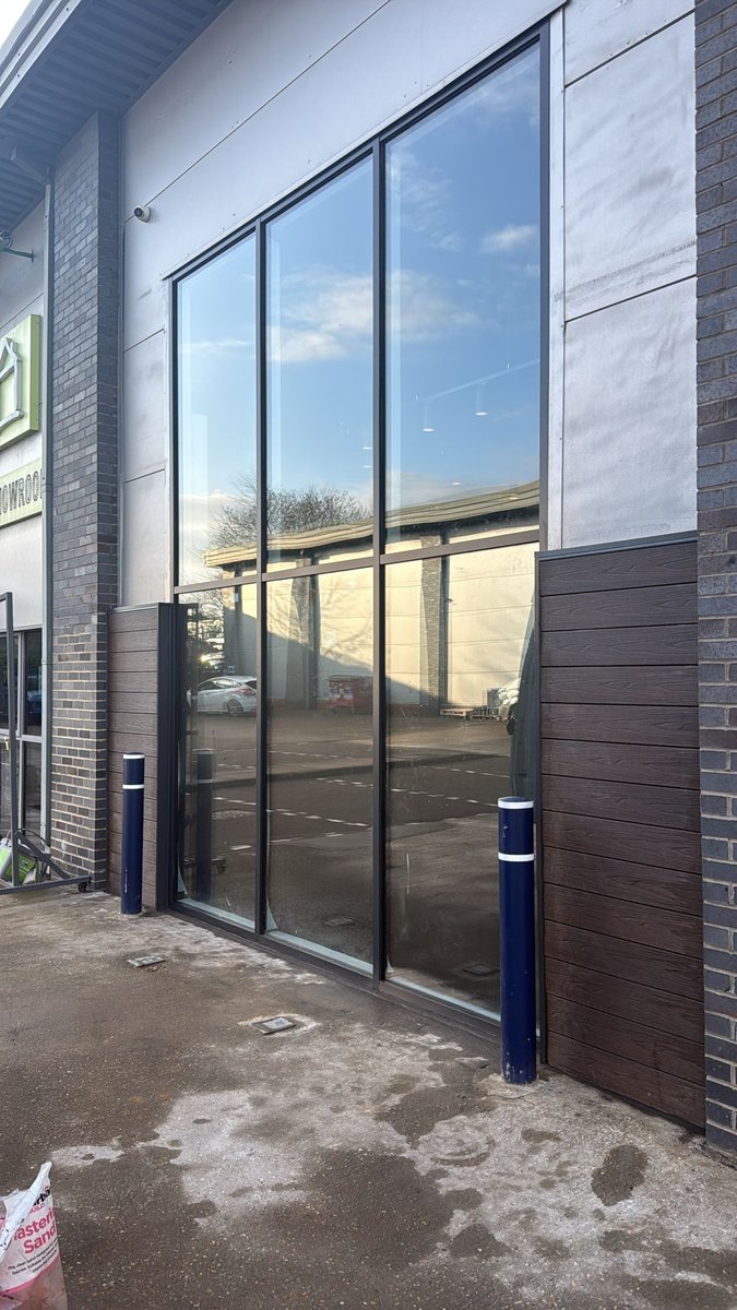 Automotive (Showrooms & Dealerships)